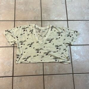 Oversized cropped patterned shirt